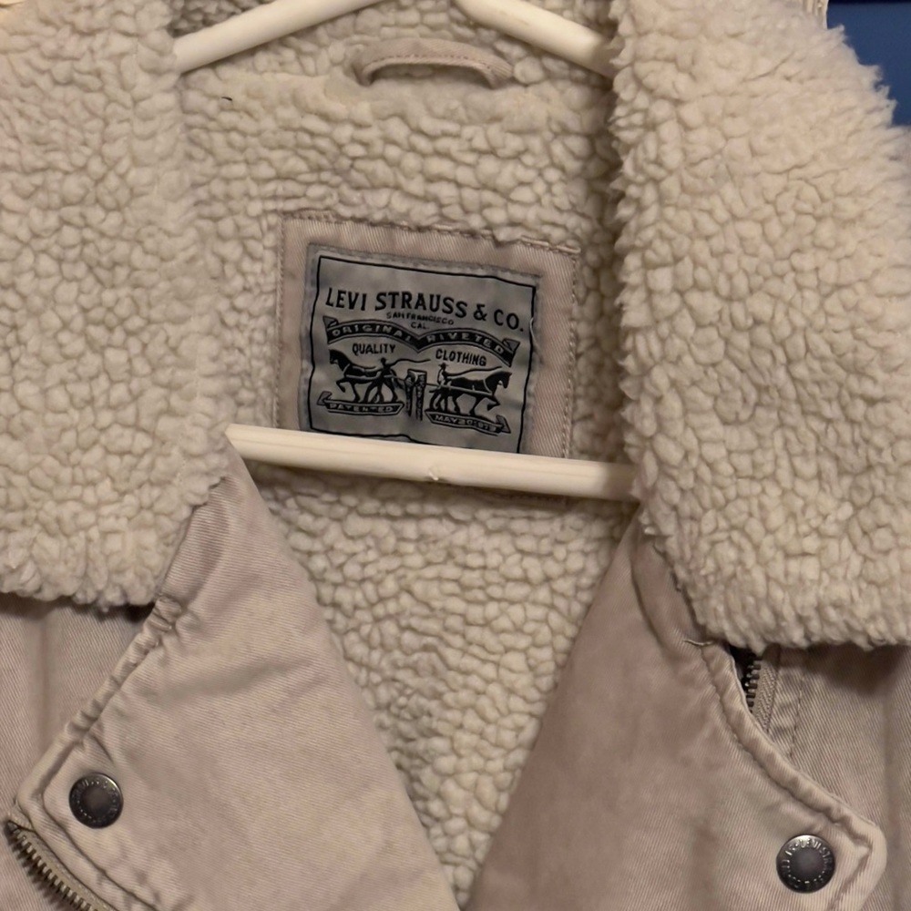 NWT!! Levi Strauss & Co. Women Sherpa lined Trucker Jacket - Picture 6 of 15